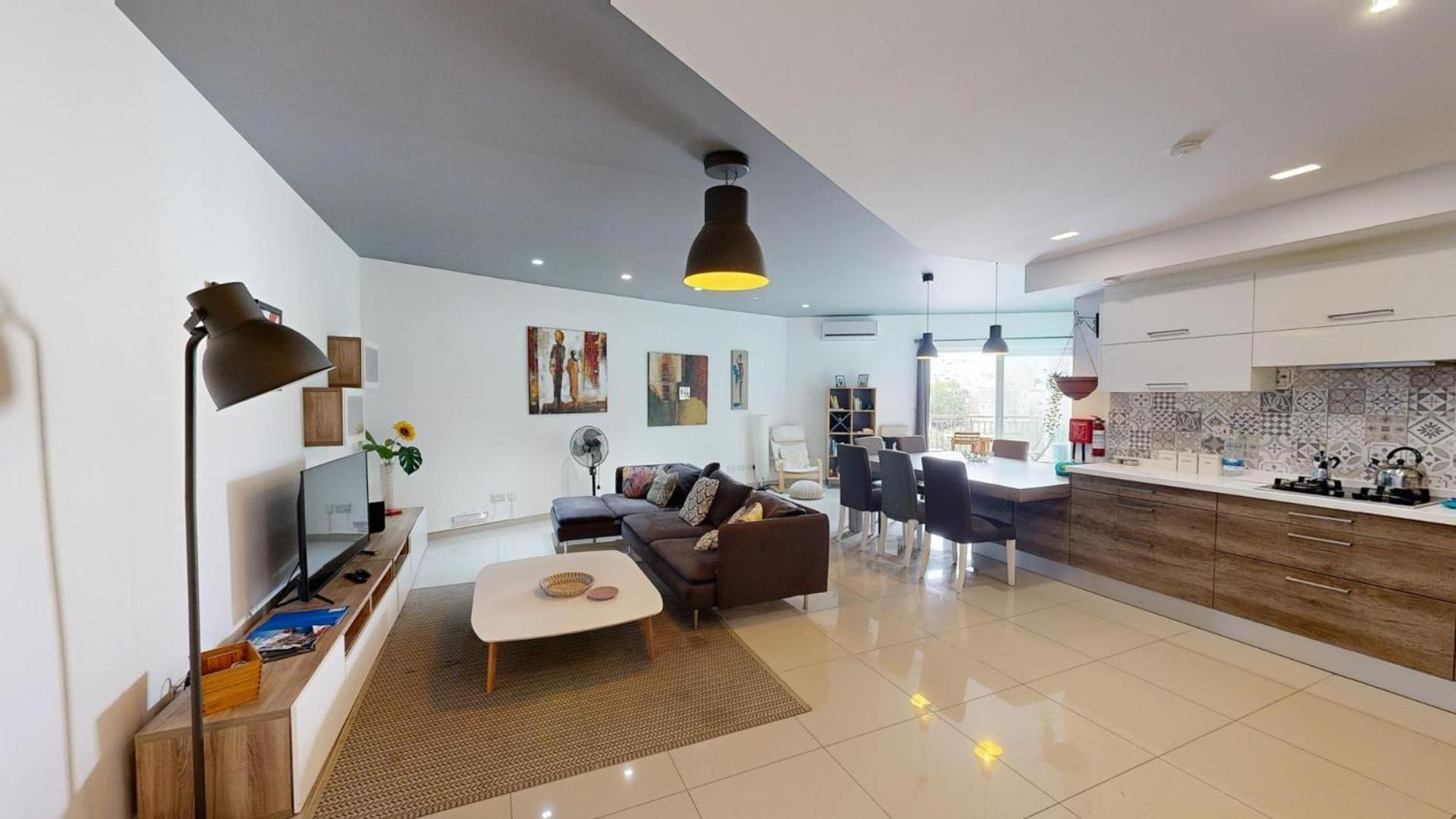 Urban Family Retreat Modern With Bbq 公寓 *